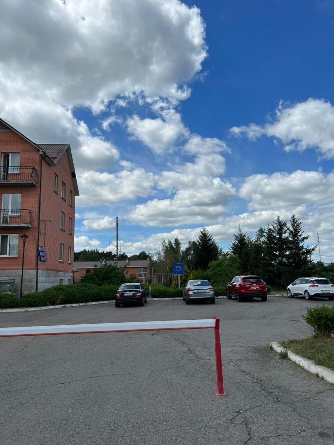 Готель Ягодин Starovoitove Exterior foto